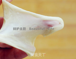 金枪鱼甜玉米披萨的做法步骤:3