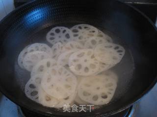 秋季开胃菜-----酸辣藕片的做法步骤:3