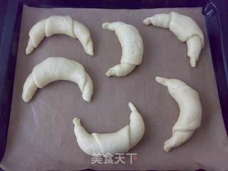 核桃牛角包的做法步骤:10