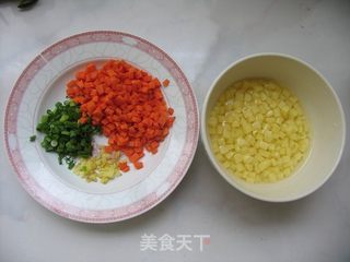 教你简单一招做好看又好吃的面食——苋汁麻食的做法步骤：2