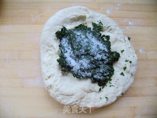 【教你做最简单的花卷】酷爱这一种特别的味道——椒叶小花卷的做法步骤:7