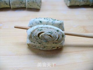 【教你做最简单的花卷】酷爱这一种特别的味道——椒叶小花卷的做法步骤:12