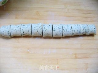 【教你做最简单的花卷】酷爱这一种特别的味道——椒叶小花卷的做法步骤:11
