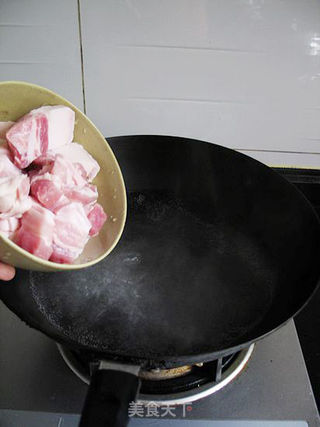 酱香五花肉----简单易做的电饭煲煎肉的做法步骤:5
