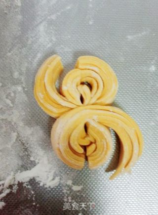 菊花馒头的做法步骤:11