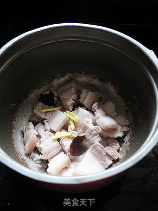 酱香五花肉----简单易做的电饭煲煎肉的做法步骤:9