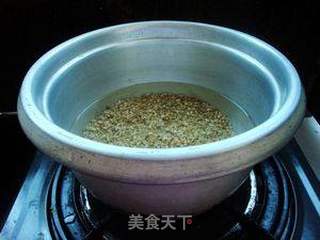 牛奶南瓜糙米糊的做法步骤:2