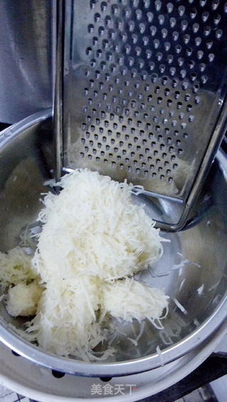 马铃薯煎饼的做法步骤:2