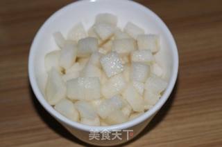 秋季养生---川贝雪梨甜汤的做法步骤:2