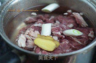 白萝卜牛肉粥的做法步骤:2