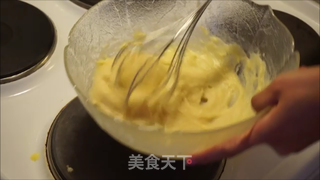 经典法式泡芙(另外还有闪电泡芙和修女泡芙蛋糕)的做法步骤:5