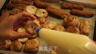 经典法式泡芙(另外还有闪电泡芙和修女泡芙蛋糕)的做法步骤:9