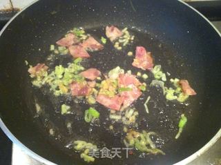 香菇炒鸡蛋的做法步骤：4