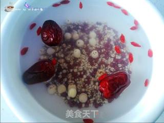 红豆莲子糯米粥的做法步骤:2
