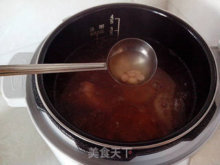莲藕花生煲龙骨的做法步骤:8