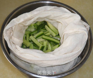 风味麻辣萝卜干的做法步骤:8