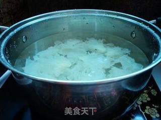 银耳雪梨粥的做法步骤:2