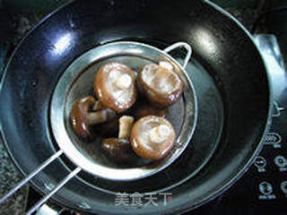 【香菇菜心】--- 简单的食材、鲜美的味道的做法步骤：3
