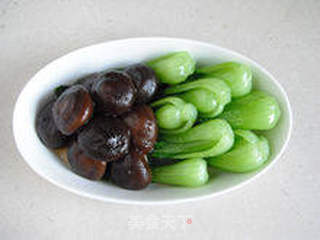 【香菇菜心】--- 简单的食材、鲜美的味道的做法步骤:7