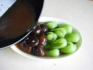 【香菇菜心】--- 简单的食材、鲜美的味道的做法步骤:9