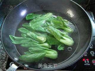 【香菇菜心】--- 简单的食材、鲜美的味道的做法步骤：2