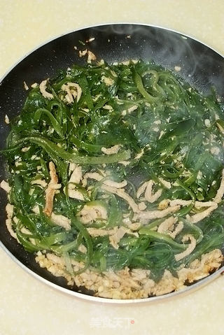夏虫冬藻养生菜-----肉丝炒小海带的做法步骤:8