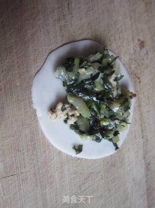 肉末咸菜煎饺的做法步骤：3