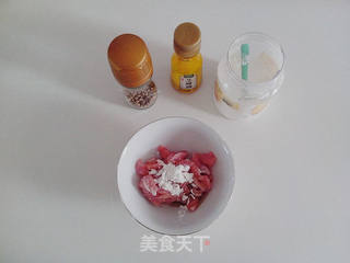 滑炒肉丝竹升面的做法步骤:2