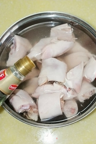 秋冬滋补美容菜-----老妈蹄花的做法步骤:5