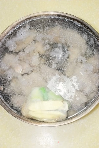 秋冬滋补美容菜-----老妈蹄花的做法步骤:7
