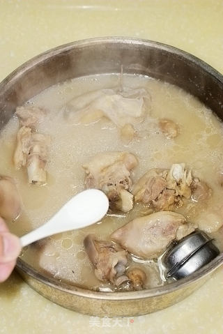 秋冬滋补美容菜-----老妈蹄花的做法步骤:8