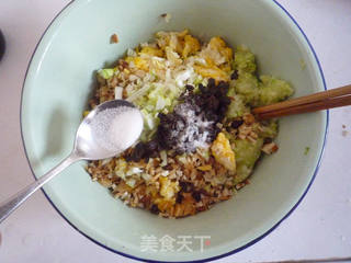 白菜香干素蒸饺的做法步骤:7