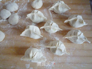 白菜香干素蒸饺的做法步骤:11