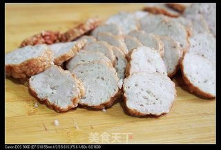 芹菜蒜苗爆炒肉卷的做法步骤：1