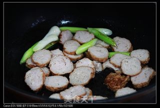 芹菜蒜苗爆炒肉卷的做法步骤：4