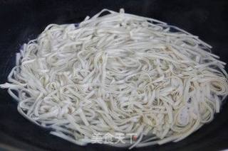 热干面的做法步骤:2