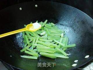 莴笋炒蛋丝的做法步骤:6