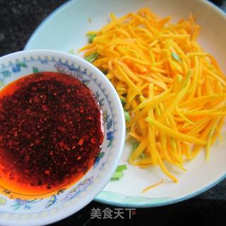 炝芹菜南瓜丝的做法步骤：3