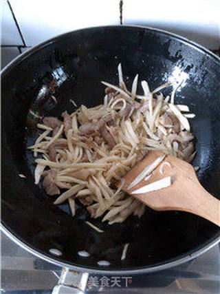 茭白炒肉丝的做法步骤:7