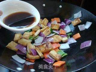 蚝油洋葱豆腐的做法步骤:5