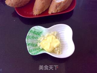 蒜香烤法棍的做法步骤:2