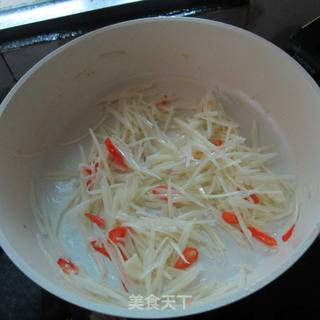 醋溜土豆丝的做法步骤：3