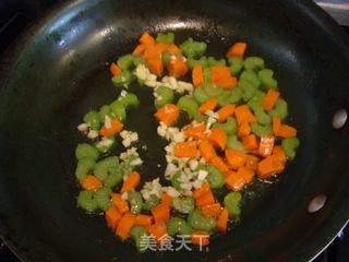 茴香酱配虾的做法步骤：3