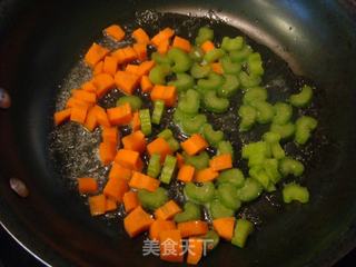 茴香酱配虾的做法步骤：2