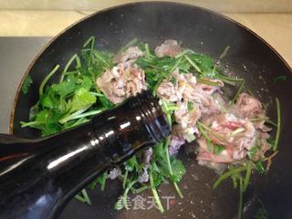 【羊肉酱炒香菜】的做法步骤:4