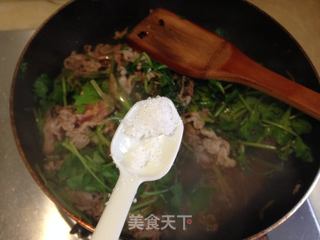 【羊肉酱炒香菜】的做法步骤：6