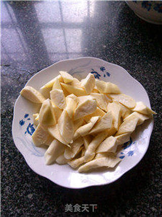 蚝油茭白五花肉的做法步骤:2