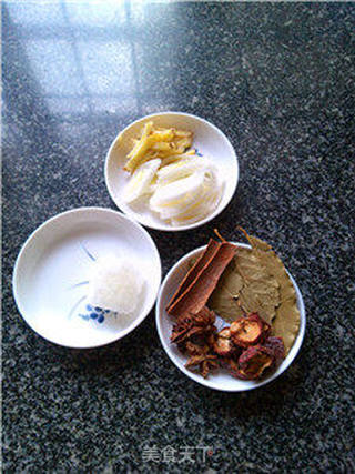 蚝油茭白五花肉的做法步骤:3