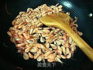 家常小炒---------【韭菜炒河虾】的做法步骤:5