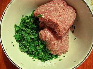 鲜香味美-------【芫荽鲜肉馄饨】的做法步骤:2